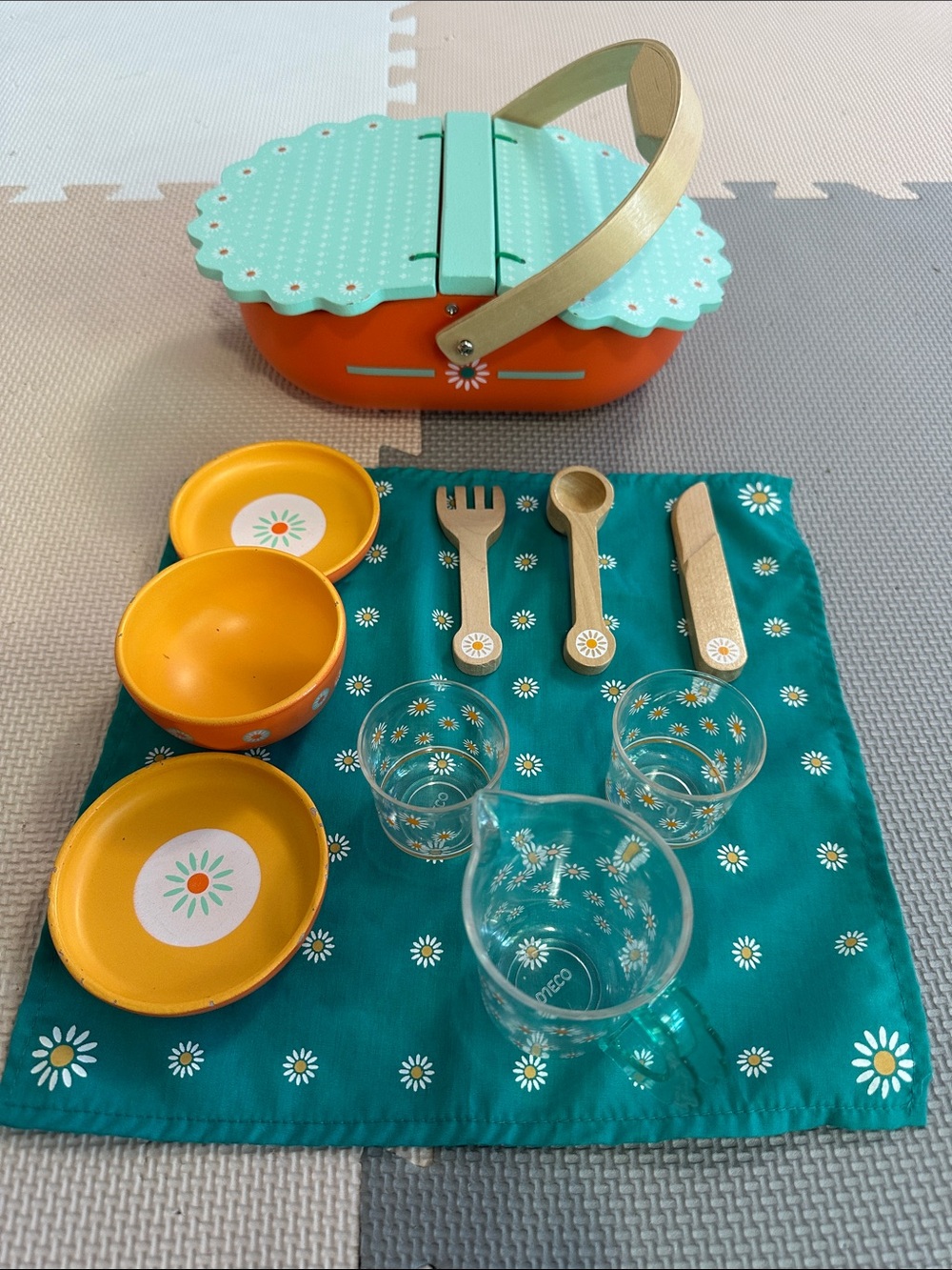 DJECO Wooden Picnic Basket Playset with Orange & Teal Accessories